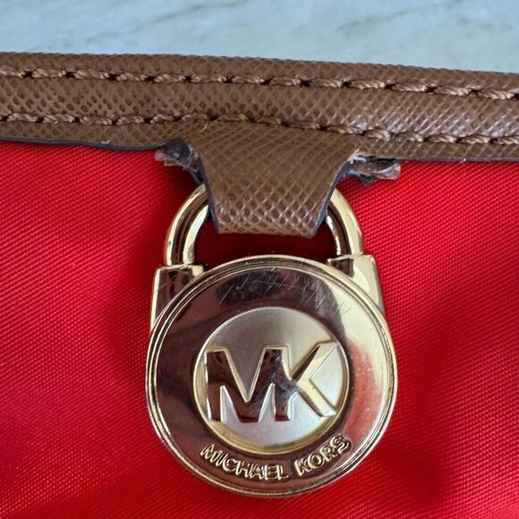 Michael Kors Kempton Chili Microfiber MD Pocket Crossbody bag - Picture 7 of 15